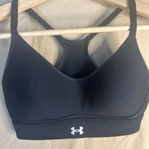 Under Armour Women's Sleek Black Sports Bra